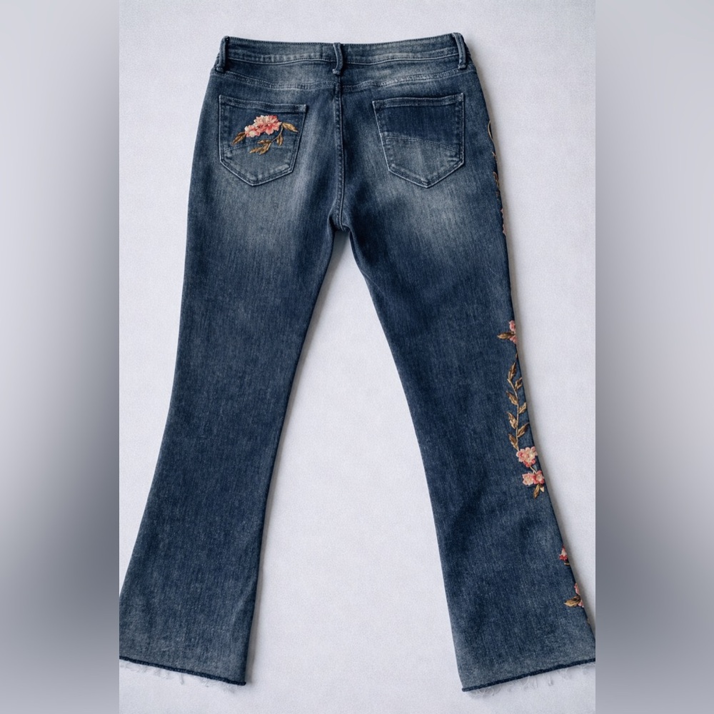 DRIFTWOOD Roxy Light Charcoal Gray Flare Jeans with Beautiful Floral Embroidery - Picture 2 of 6